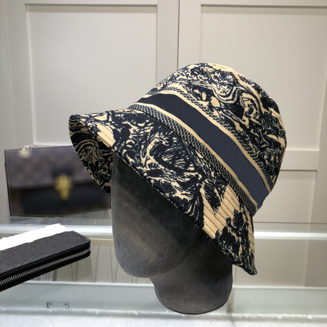 The New Street Trend Bucket Hat Leisure Time Luxurys High Quality Personality Designers Caps Hats Mens Letter Printed Sunhat Women
The New Street Trend Bucket Hat Leisure Time Luxurys High Quality Personality Designers Caps Hats Mens Letter Printed Sunhat Women