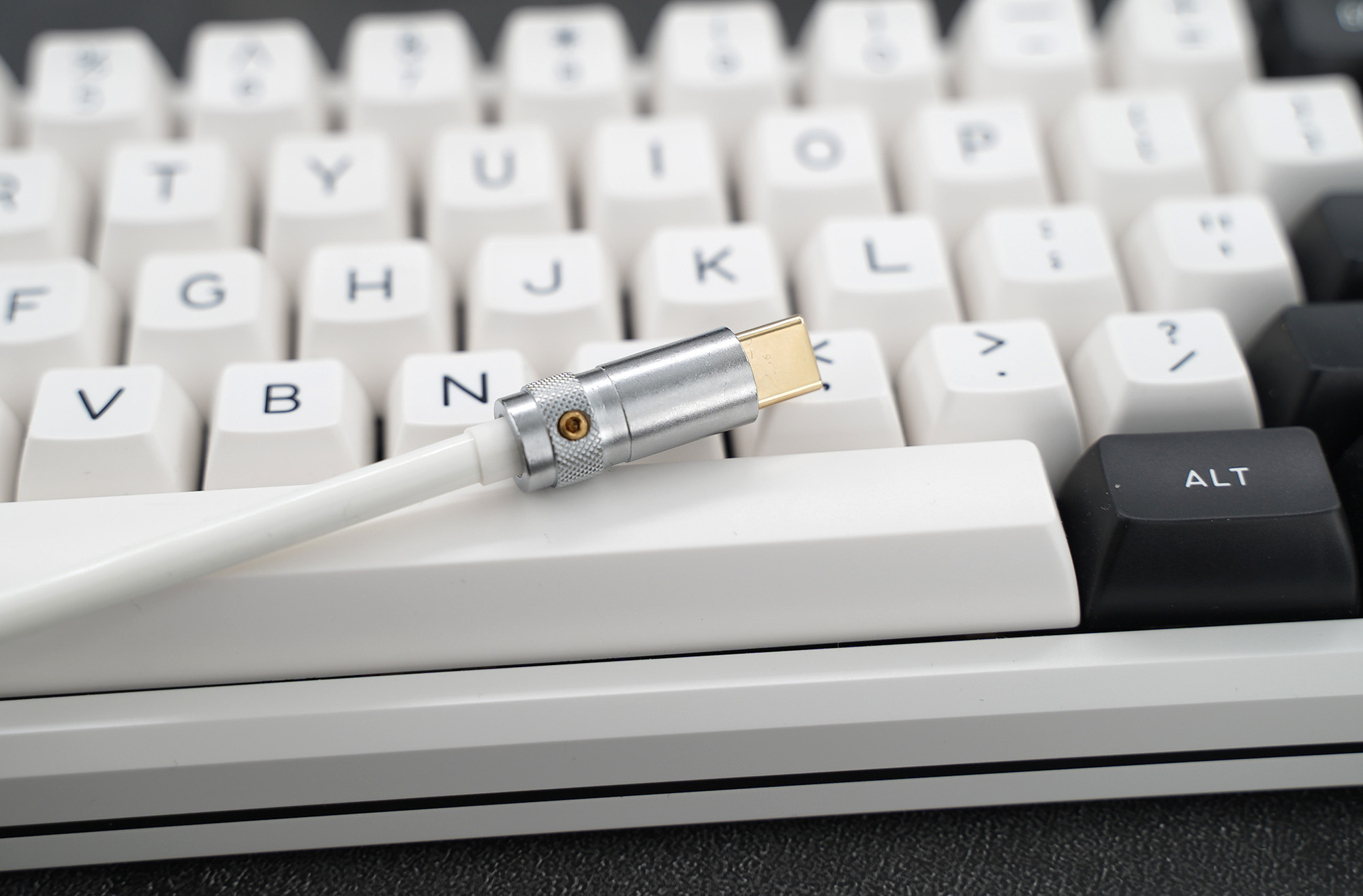 GeekCable Handmade Customized Mechanical Keyboard Cable USB Spiral Data Cable White Entry Model Basic Model