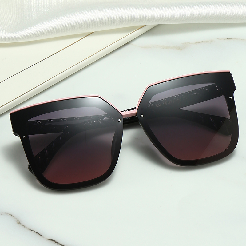 new fashion women sunglasses large square frame goggles top quality uv protection eyewear popular avant-garde style men.s, White;black
new fashion women sunglasses large square frame goggles top quality uv protection eyewear popular avant-garde style men.s, White;black