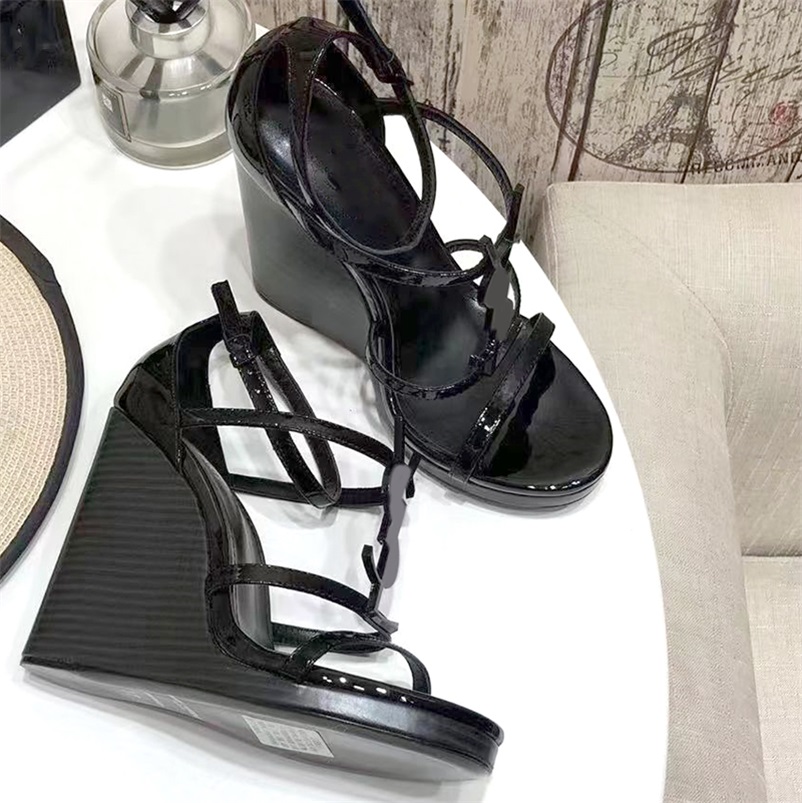 Designer Cassandra Sandals Women Wedge Espadrilles Black Patent Leather 10.5 CM High Heels Adjustable Buckle Wedding Dress Shoes 325, Sock
Designer Cassandra Sandals Women Wedge Espadrilles Black Patent Leather 10.5 CM High Heels Adjustable Buckle Wedding Dress Shoes 325, Sock