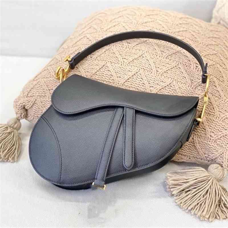 Women Luxurys Designers Bags 2021 6.18 activity high end leather palm pattern saddle portable one Designer Handbag Handbags Totes Crossbody Bag
Women Luxurys Designers Bags 2021 6.18 activity high end leather palm pattern saddle portable one Designer Handbag Handbags Totes Crossbody Bag