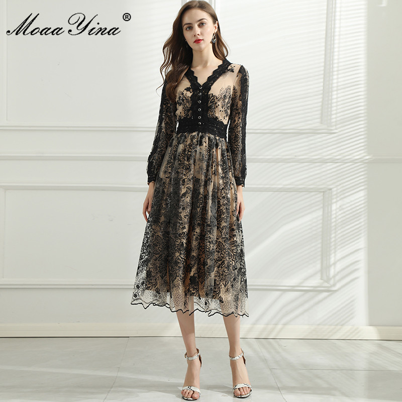 Summer Fashion Runway Party Dress Women V-neck Black Lace Patchwork Mesh Embroidery Sequins Vestidos 210524
Summer Fashion Runway Party Dress Women V-neck Black Lace Patchwork Mesh Embroidery Sequins Vestidos 210524