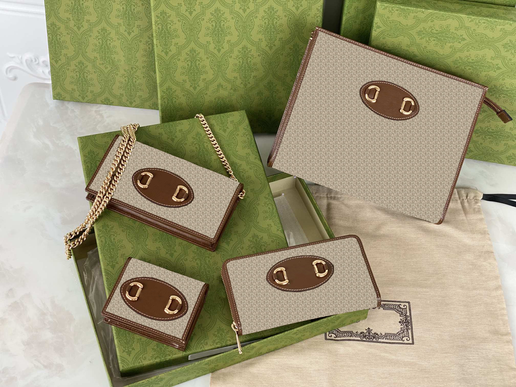 Designers canvas short long Wallet chain bag Luxurys Women Leather Bags High Quality Classic Letters Purses Original Box
Designers canvas short long Wallet chain bag Luxurys Women Leather Bags High Quality Classic Letters Purses Original Box