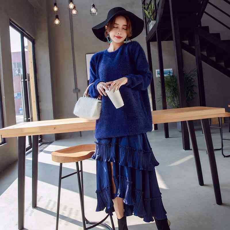 Autumn and winter ladies knit suit casual strap dress sets fashion blue loose pullover sweater Dress two-piece female 210527
Autumn and winter ladies knit suit casual strap dress sets fashion blue loose pullover sweater Dress two-piece female 210527