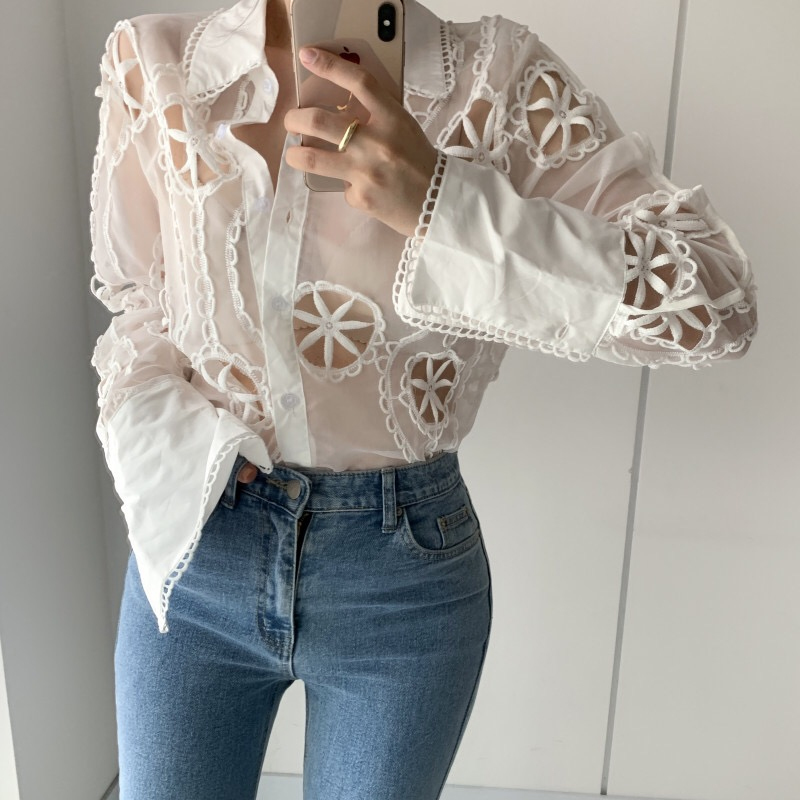 Lady Sexy See Through Long Sleeve Loose White Blouse Tops High Quality Hollow Out Floral Embroidery Elegant Shirt Chic 13369 210510