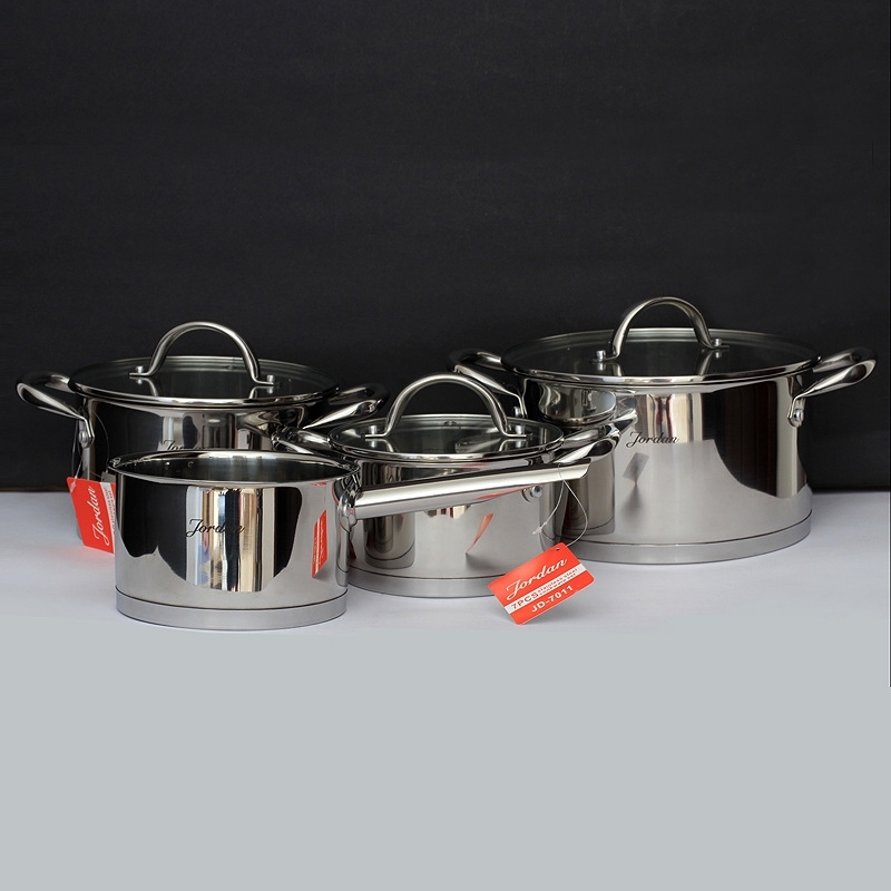 Set milk with 1810 stainless steel 16cm single handle British 4-piece two ear soup pot
Set milk with 1810 stainless steel 16cm single handle British 4-piece two ear soup pot