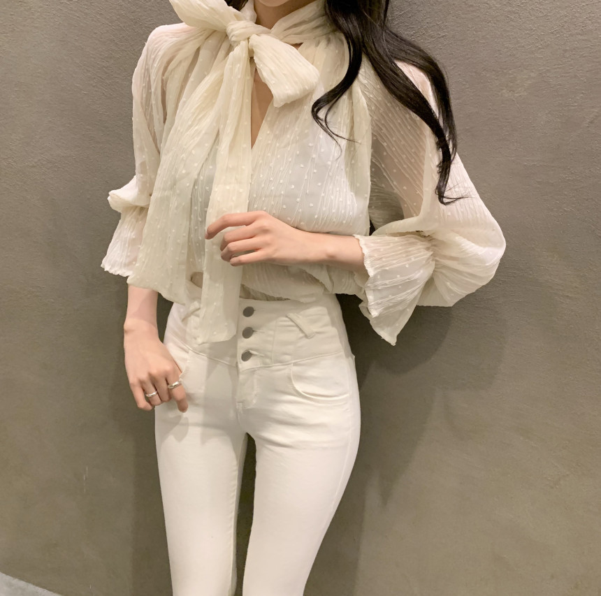 Stylish Gentle Tops Chiffon Flare Sleeves Office Lady Feminine Elegant Women Chic Blouses Sweet Loose Shirts 210421