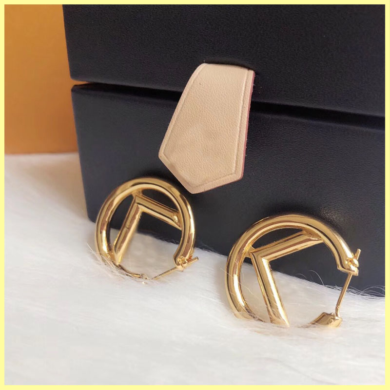 Women Earings Designer Accessories F Letters With Box Womens Luxury Jewelry 925 Silver Earring Studs Pearl Earrings Necklace 21101501R
Women Earings Designer Accessories F Letters With Box Womens Luxury Jewelry 925 Silver Earring Studs Pearl Earrings Necklace 21101501R