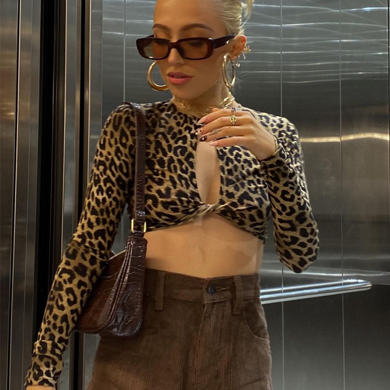 Chic Fashion Sexy Wild Leopard Print Long Sleeve Cut-Out Womens Top Cropped Top T-Shirts Streetwear Clotheshigh quality
Chic Fashion Sexy Wild Leopard Print Long Sleeve Cut-Out Womens Top Cropped Top T-Shirts Streetwear Clotheshigh quality