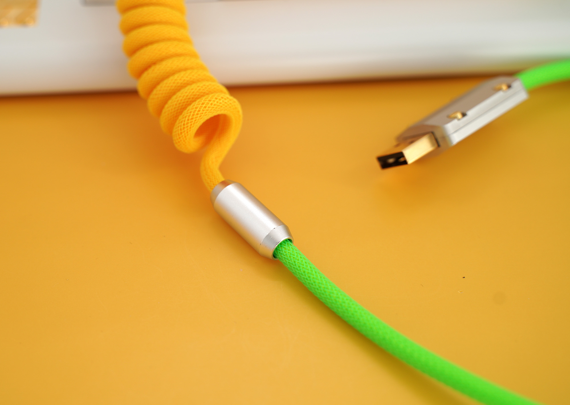 GeekCable Handmade Customized Mechanical Keyboard Data Cable For GMK Theme SP Keycap Line Yellow And Green Colorway