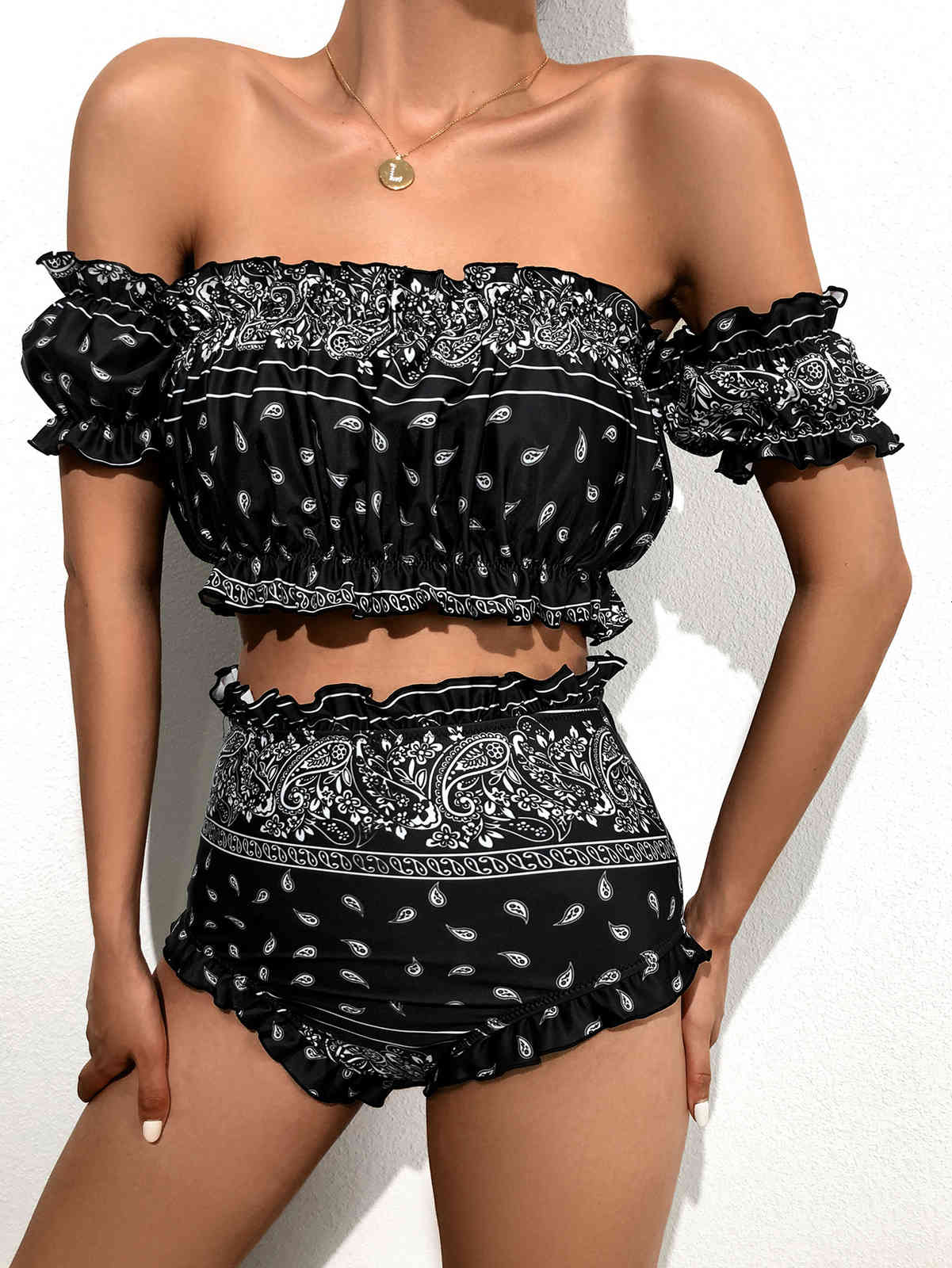 Women' Women Sexy Swimwear Bikinis Set Floral Print Off-shoulder Elasticity Crop Top Shorts Style Two-Piece High Waist Swimsuit B, Color as shows
Women' Women Sexy Swimwear Bikinis Set Floral Print Off-shoulder Elasticity Crop Top Shorts Style Two-Piece High Waist Swimsuit B, Color as shows