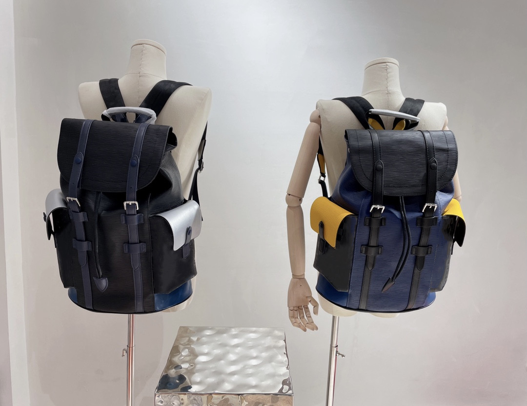 2021 Luxury Backpacks Travel Bag Fashion Designers High quality imported PVC splicing backpack water ripple spring lady and man School Bags Shoulder, 11111
2021 Luxury Backpacks Travel Bag Fashion Designers High quality imported PVC splicing backpack water ripple spring lady and man School Bags Shoulder, 11111