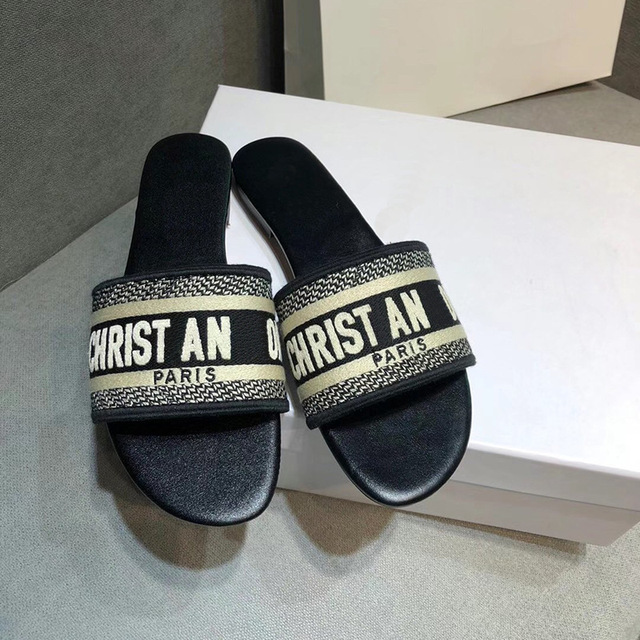 Women Flat Non-slip Slippers Designer Luxury Brand Fashion Sandal Embroidery Letters Print Pattern Shoes Ladies Leisure Shoe Striped Slipper Heatshoes
Women Flat Non-slip Slippers Designer Luxury Brand Fashion Sandal Embroidery Letters Print Pattern Shoes Ladies Leisure Shoe Striped Slipper Heatshoes