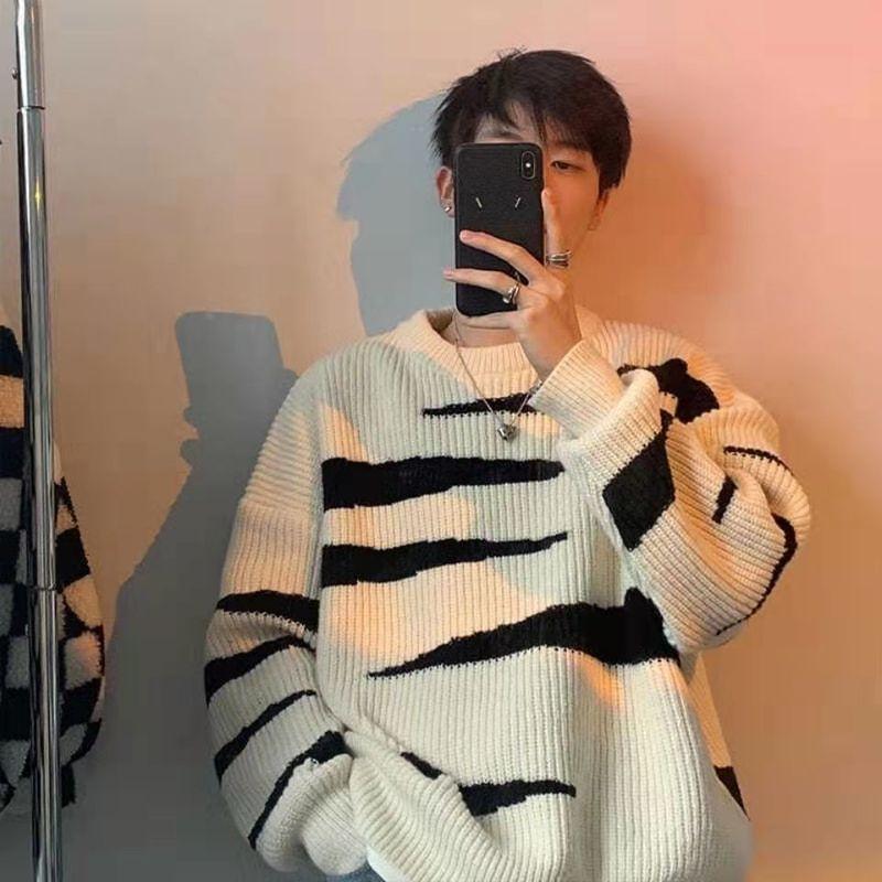 Men's Sweaters Pullover Sweater Men 2021 Autumn Winter Zebra Color Matching Thickening O-neck Knitted Coats Retro College Style Man Clothes, White;black
Men's Sweaters Pullover Sweater Men 2021 Autumn Winter Zebra Color Matching Thickening O-neck Knitted Coats Retro College Style Man Clothes, White;black