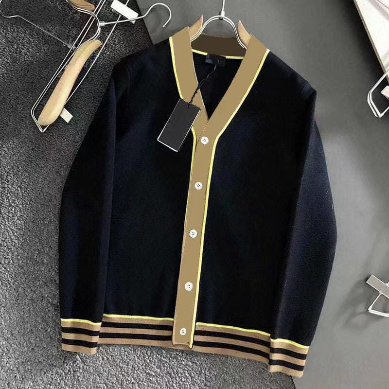 European station tide brand double F letter ribbon jacquard sweater splicing knitted cardigan autumn winter new V-neck coat for men and women, Champagne
European station tide brand double F letter ribbon jacquard sweater splicing knitted cardigan autumn winter new V-neck coat for men and women, Champagne