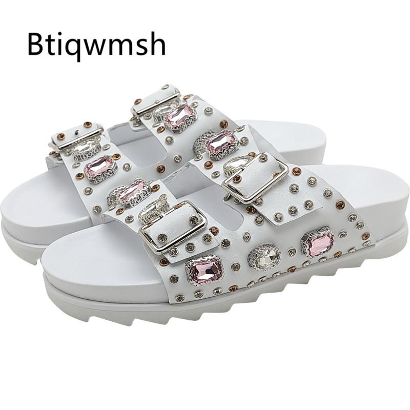 Slippers 2021 Rhinestone Sandals Women Slippers Open Toe Diamond Gold Metal Decor Thick Bottom Ladies Shoes Woman Fashion White, Black
Slippers 2021 Rhinestone Sandals Women Slippers Open Toe Diamond Gold Metal Decor Thick Bottom Ladies Shoes Woman Fashion White, Black