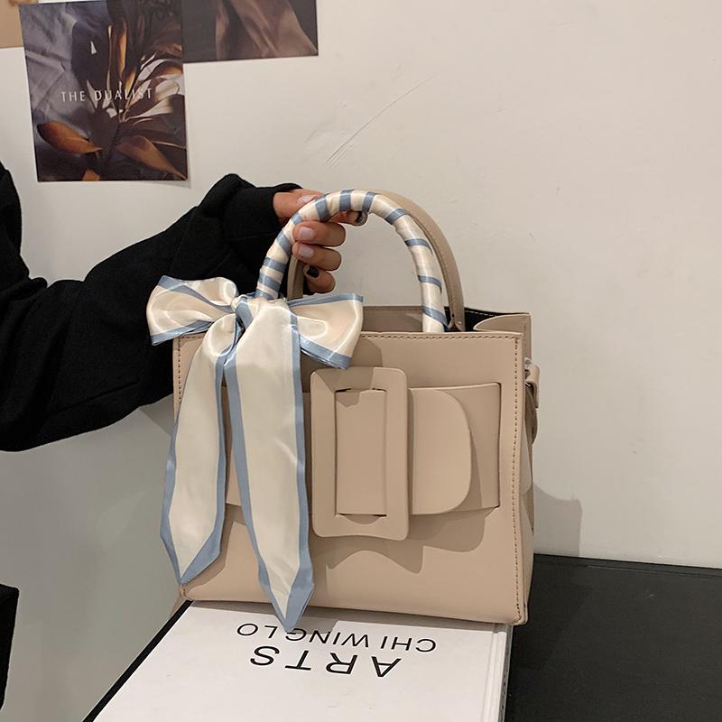 Evening Bags Vintage Solid Color Shoulder For Women 2021 PU Leather Handbag Designer Luxury Totes Fashion Travel Bag Sac A Main
Evening Bags Vintage Solid Color Shoulder For Women 2021 PU Leather Handbag Designer Luxury Totes Fashion Travel Bag Sac A Main