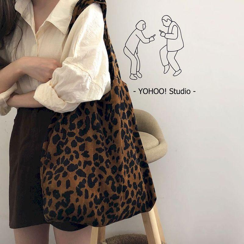 Women's Shopping Bags Fall And Winter Leopard Print Chic Korean Corduroy Shoulder Canvas Bag High Capacity Kawaii Duffel, Picture section
Women's Shopping Bags Fall And Winter Leopard Print Chic Korean Corduroy Shoulder Canvas Bag High Capacity Kawaii Duffel, Picture section