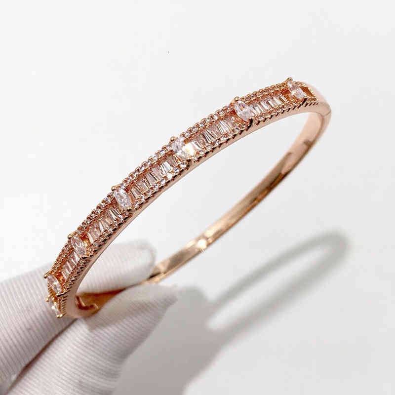 Charm Bracelets 56 Copper Plated Jewelry Fashion Simple Single Row Horse Eye Drill Smooth Surface Button Bracelet Three Colors