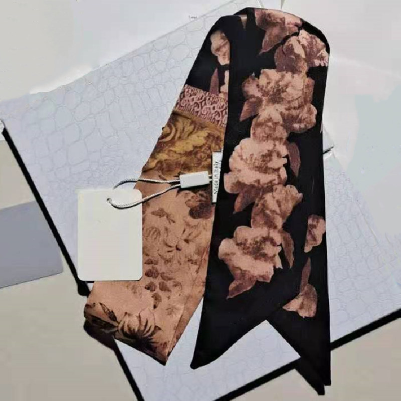 designer design Woman's Scarf, Fashion letter copy Handbag Scarves, Neckties, Hair bundles ,silk material Wraps 6*100
designer design Woman's Scarf, Fashion letter copy Handbag Scarves, Neckties, Hair bundles ,silk material Wraps 6*100