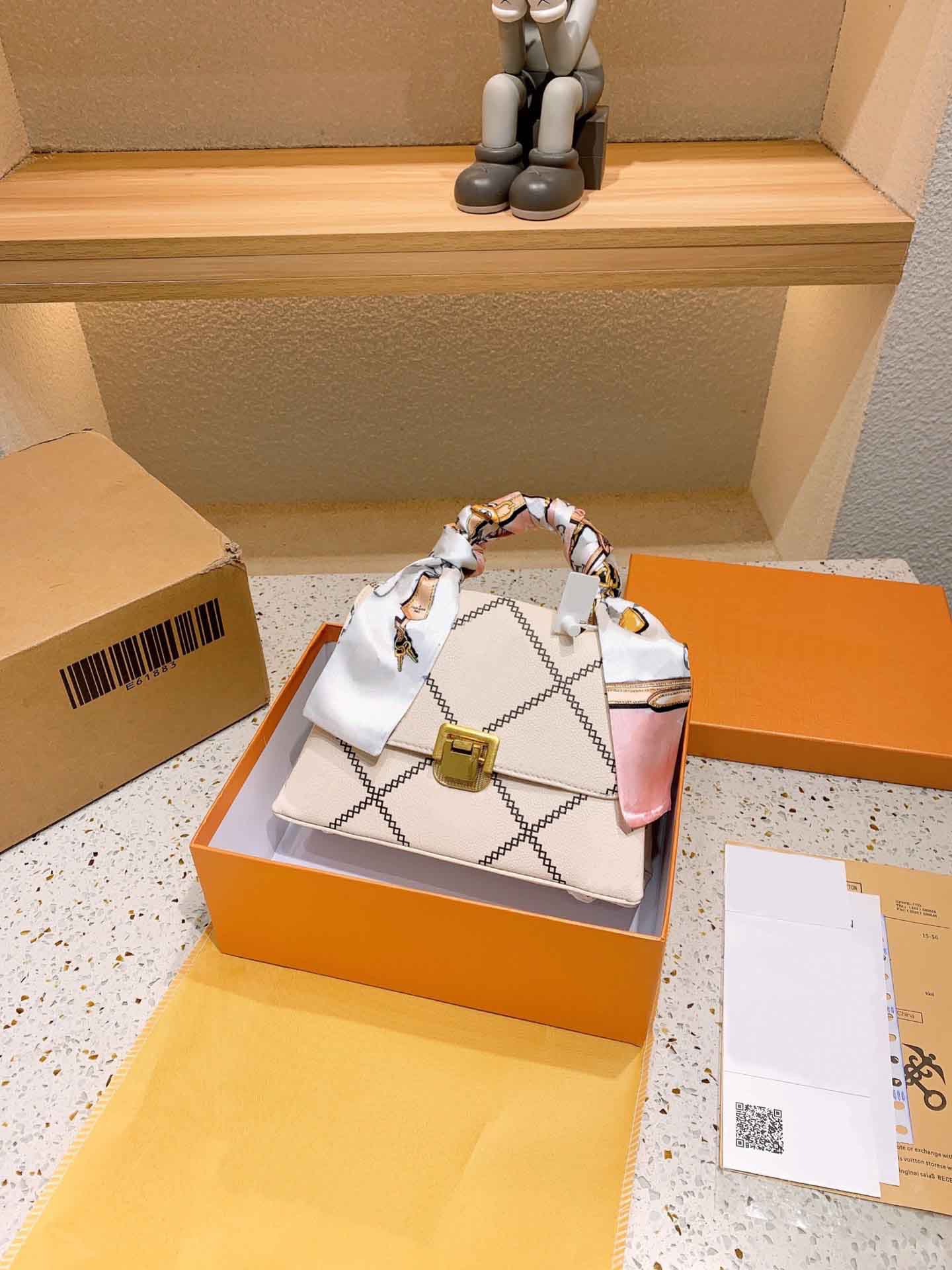 2022 Luxurys Designers bag Crossbodys Women Handbag Messenger Bags Oxidizing Leather METIS Elegant Shoulder Bags Crossbody Bag Shopping Tote, 28
2022 Luxurys Designers bag Crossbodys Women Handbag Messenger Bags Oxidizing Leather METIS Elegant Shoulder Bags Crossbody Bag Shopping Tote, 28