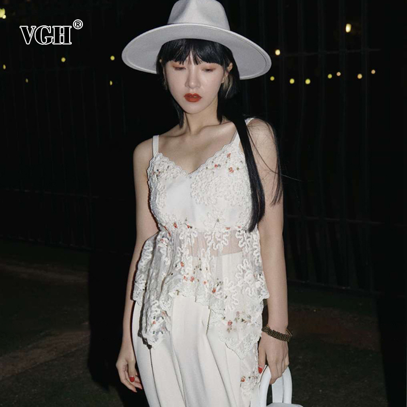 VGH Sexy Patchwork Lace Vest For Women V Neck Sleeveless Irregular Slim Tank Tops Female Fashion New Clothing Summer Stylish 210421