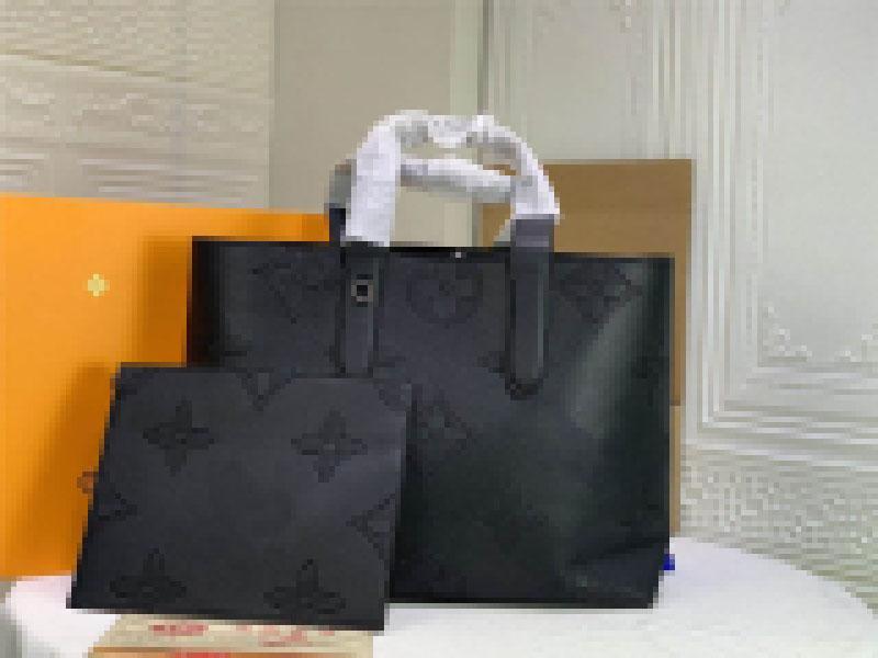 Noir Tote Jungle Leather MM Shoulder Hand Bag Black Multicolor with Pouch SIZE:45/33/15CM
Noir Tote Jungle Leather MM Shoulder Hand Bag Black Multicolor with Pouch SIZE:45/33/15CM