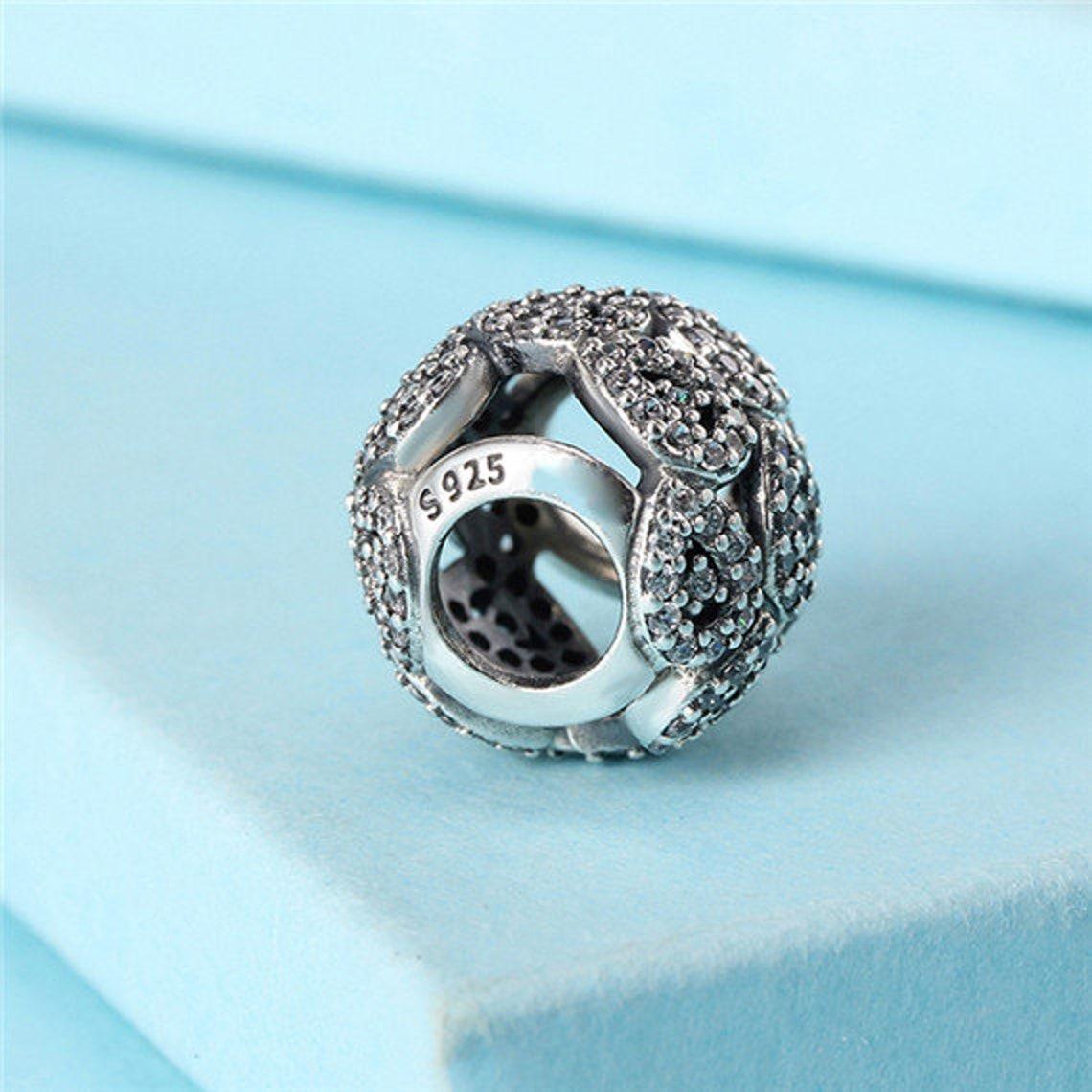 925 Sterling Silver Cascading Glamour Clear CZ Charm Bead Fits European Jewelry Charm Bracelets and Necklaces
925 Sterling Silver Cascading Glamour Clear CZ Charm Bead Fits European Jewelry Charm Bracelets and Necklaces