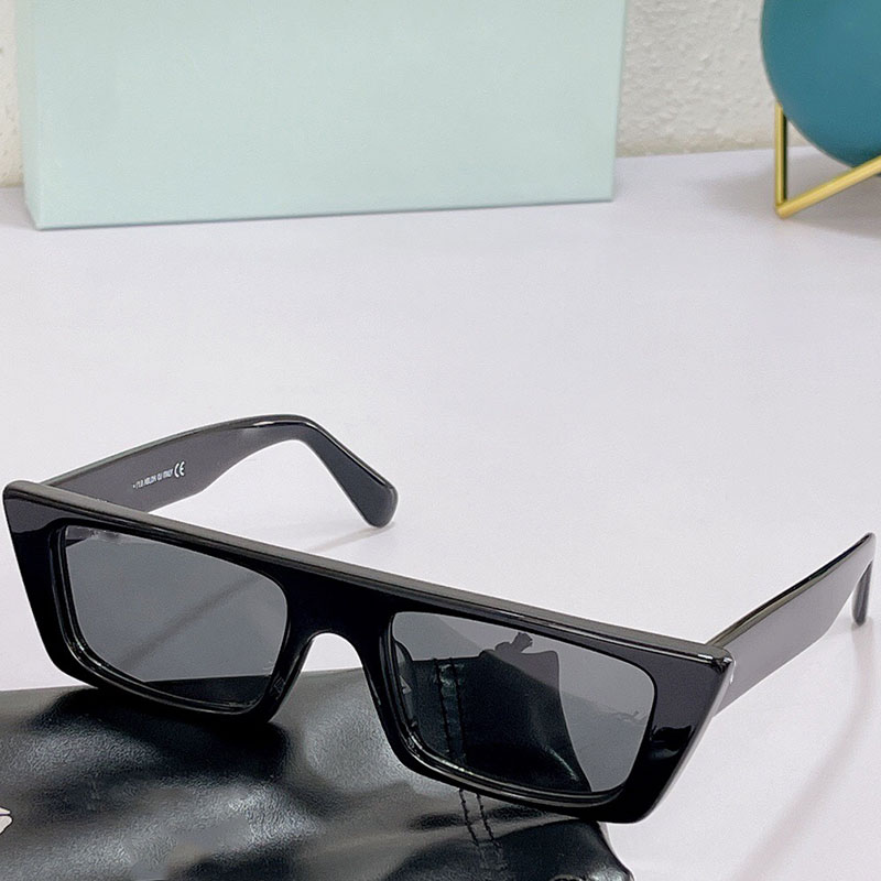 Occhiali da sole firmati sunglasses OFF ORRS010 mens or womens fashion classic black brown transparent lens travel vacation beach UV400 protection top quality
Occhiali da sole firmati sunglasses OFF ORRS010 mens or womens fashion classic black brown transparent lens travel vacation beach UV400 protection top quality