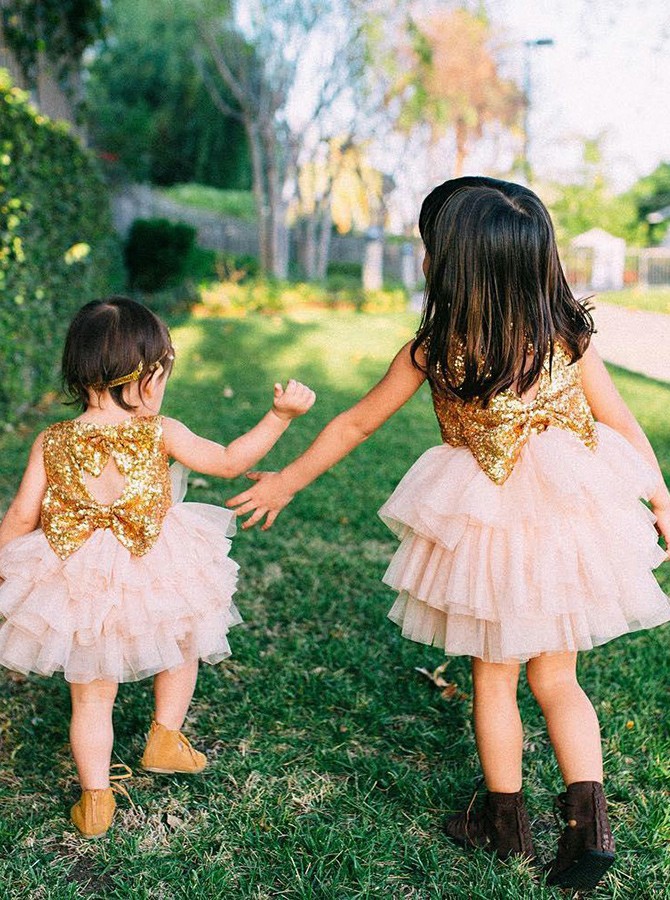 2021 Flower Girls Dresses Jewel Neck Sleeveless Hand Made Flowers Kids Formal Wear Sequin Tulle Girl Dress For Wedding, Ivory
2021 Flower Girls Dresses Jewel Neck Sleeveless Hand Made Flowers Kids Formal Wear Sequin Tulle Girl Dress For Wedding, Ivory