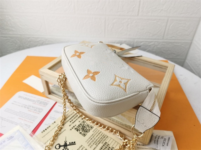 Womens messenger bag Fashion luxurys wallets designers mens Shoulder Totes purse handbags crossbody backpack 19-12-6cm, 01
Womens messenger bag Fashion luxurys wallets designers mens Shoulder Totes purse handbags crossbody backpack 19-12-6cm, 01