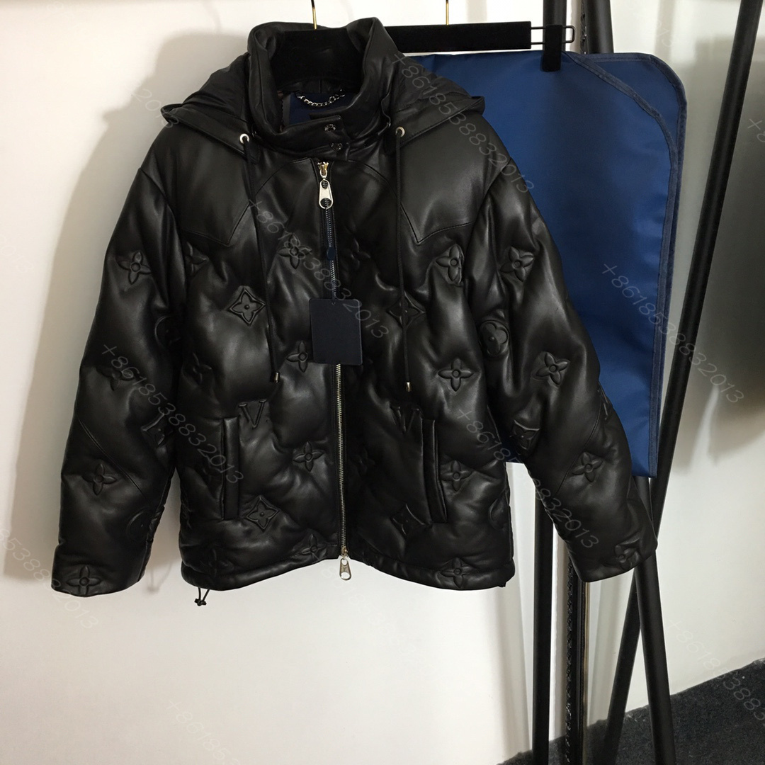 High-end Winter women sheepskin down jacket coat embossed with dust bag Top quality 100% white down long sleeve designer jackets logo brand zipper top girl super warm, Not sold separately
High-end Winter women sheepskin down jacket coat embossed with dust bag Top quality 100% white down long sleeve designer jackets logo brand zipper top girl super warm, Not sold separately