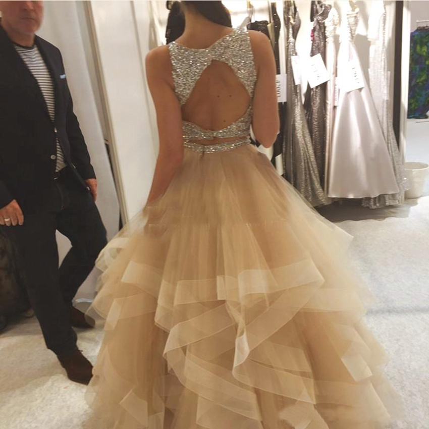 2021 Plus Size Ball Gown Champagne Prom Dresses Sparkly Sequins Beaded Top Tulle Tiered Skirt Keyhole Back Backless Evening Dresses