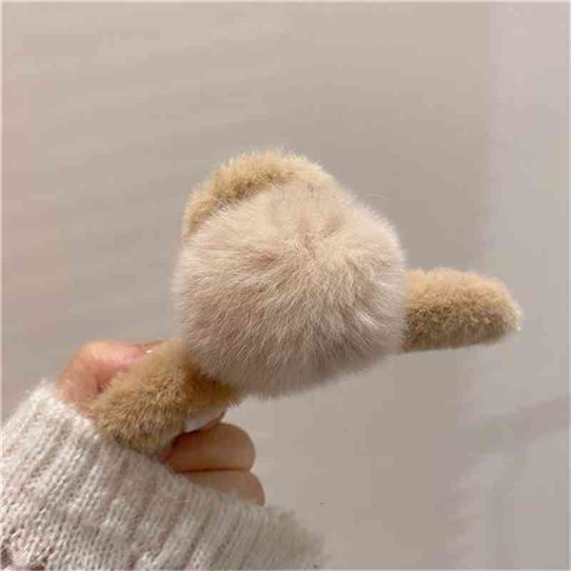 Hair Accessories Soft Cute Ball ~ Elegant and Lovely Plush pin Large Dish Catch Clip at the Back of Head Female Autumn Winter Net Red Shark