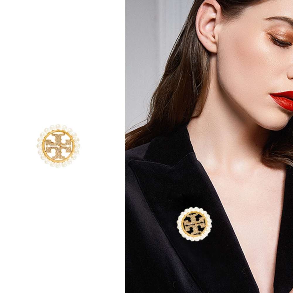 TB fashion temperament elegant pearl brooch with diamond Hat Flower neckband gift couple
TB fashion temperament elegant pearl brooch with diamond Hat Flower neckband gift couple