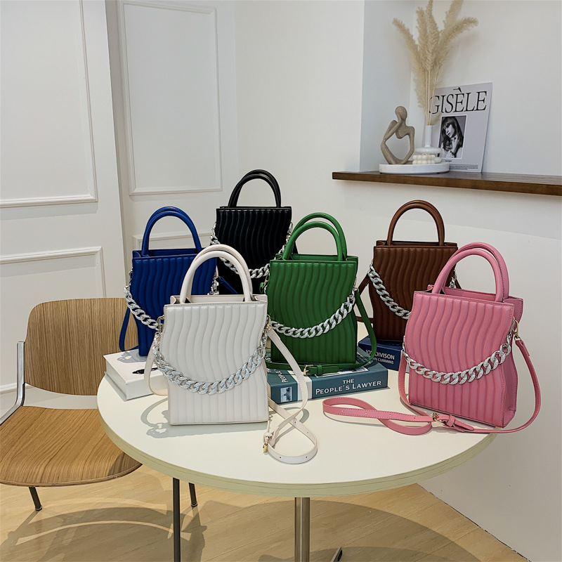 Wholesale ladies leather shoulder bags sweet candy-colored vertical fashion handbag street trend diamond chain bag simple personalized embossed striped backpack, Blue9613
Wholesale ladies leather shoulder bags sweet candy-colored vertical fashion handbag street trend diamond chain bag simple personalized embossed striped backpack, Blue9613