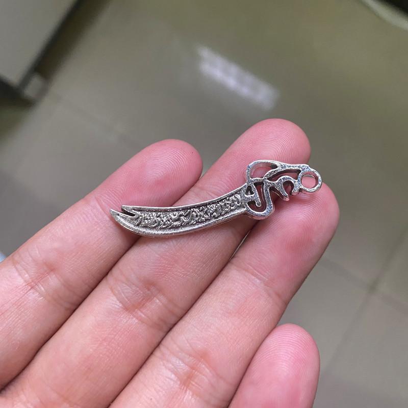 Charms 12pcs Fashion Knife Connector Jewelry Men DIY Necklace Bracelet Key Chain Aesthetic Accessories Making Supplies, Bronze;silver
Charms 12pcs Fashion Knife Connector Jewelry Men DIY Necklace Bracelet Key Chain Aesthetic Accessories Making Supplies, Bronze;silver