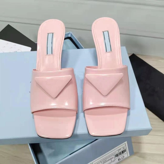 arly spring 2021 rubber high heel slippers 6.5cm thick platform powder, green, black, white outdoor square head cool mop box 35-41
arly spring 2021 rubber high heel slippers 6.5cm thick platform powder, green, black, white outdoor square head cool mop box 35-41