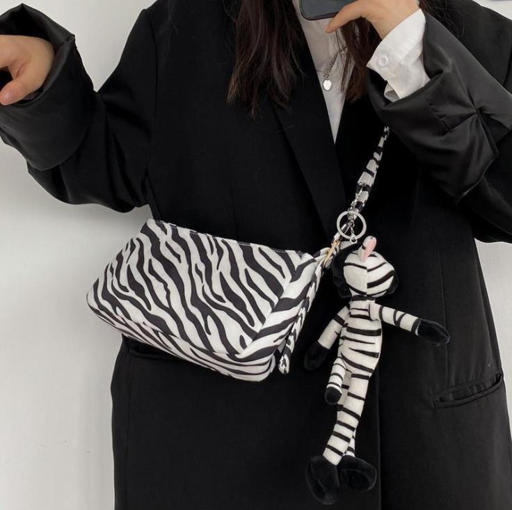 Vintage Women Purse Handbags Fashion Clutch Shoulder Messenger Bags Retro Zebra Pattern Underarm Bag
Vintage Women Purse Handbags Fashion Clutch Shoulder Messenger Bags Retro Zebra Pattern Underarm Bag