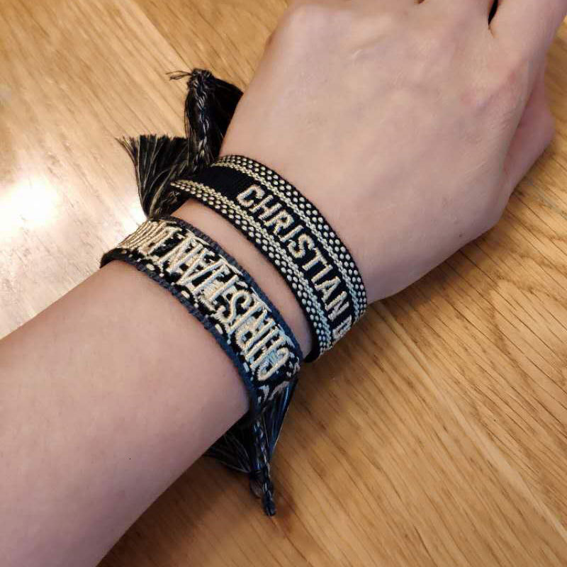 designer Bracelet womenD family printed embroidery letter hand rope splicing tassel hand woven bracelet Jewelry NLGU
designer Bracelet womenD family printed embroidery letter hand rope splicing tassel hand woven bracelet Jewelry NLGU