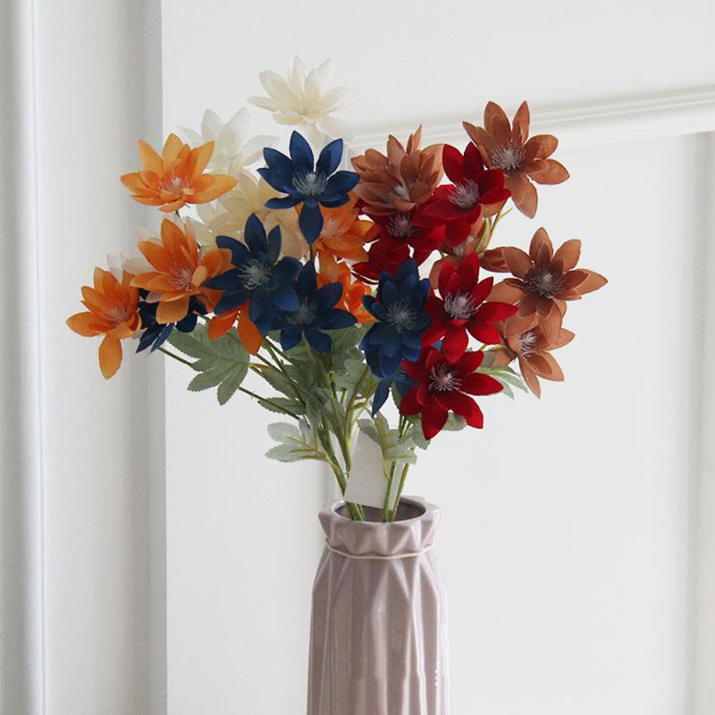 Decorative Flowers & Wreaths Imitation Silk 6 Head Snow Lotus Chrysanthemum Wedding El Party Home Indoor Background Decoration
Decorative Flowers & Wreaths Imitation Silk 6 Head Snow Lotus Chrysanthemum Wedding El Party Home Indoor Background Decoration