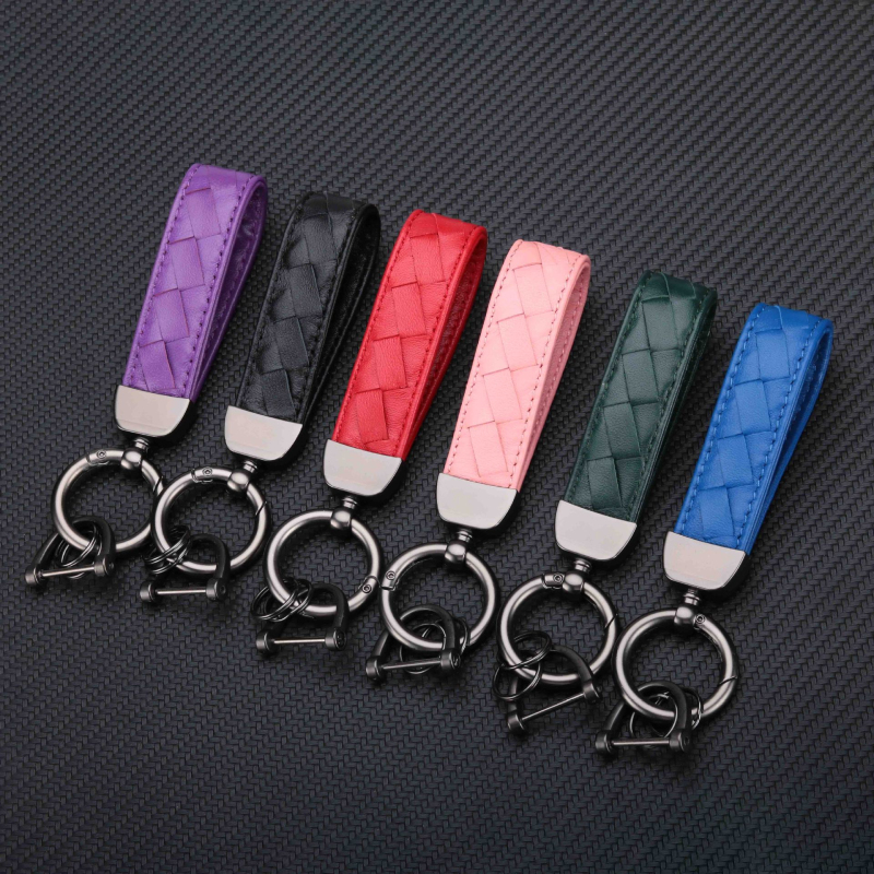 Fashion Brand Mans Leather Car Key Chain Black Metal Spring Buckle Keychain for Wholesale
Fashion Brand Mans Leather Car Key Chain Black Metal Spring Buckle Keychain for Wholesale