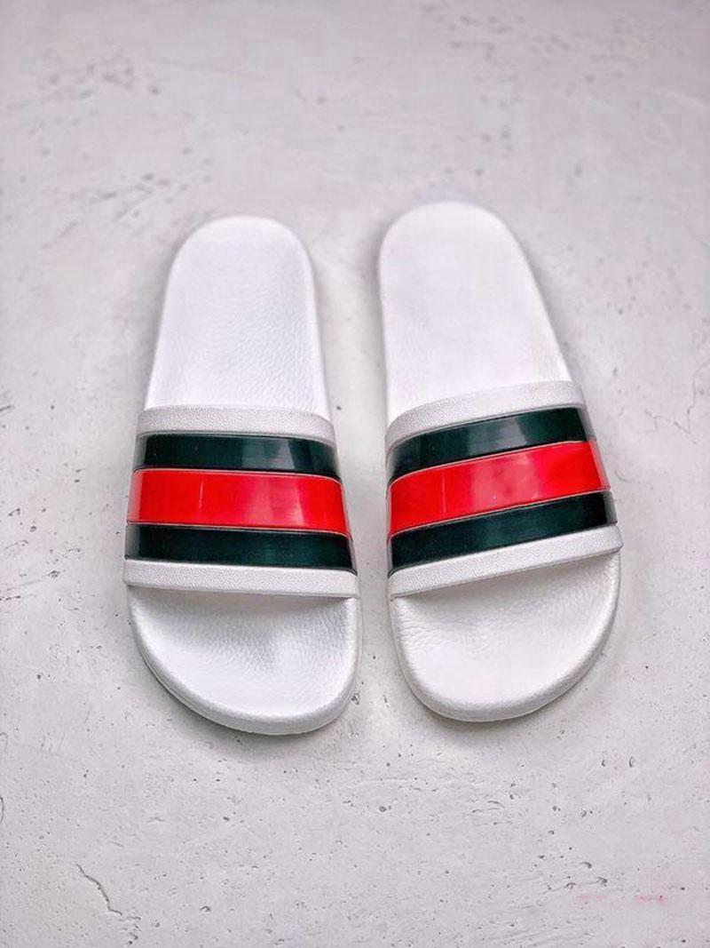 2021 classic Kanye West sneakers men and women slippers foam runner wood log sandals bone desert sand resin non-slip platform 36-45, Black;red
2021 classic Kanye West sneakers men and women slippers foam runner wood log sandals bone desert sand resin non-slip platform 36-45, Black;red