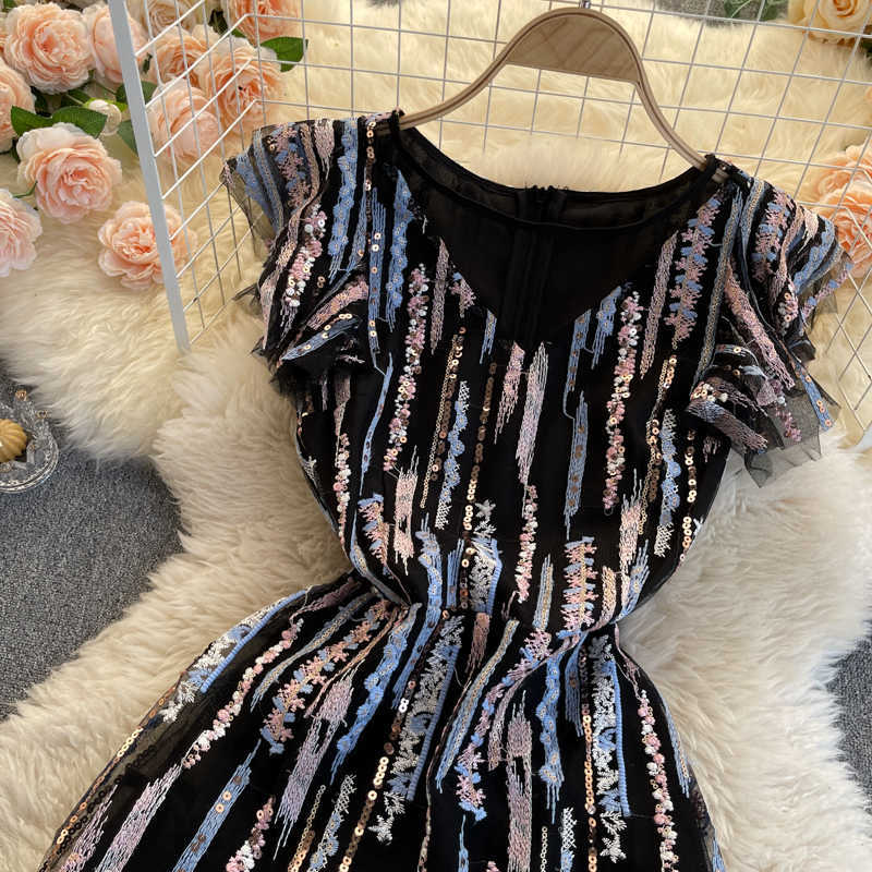 Women Fashion Embroidery Flower Ruffled V-neck High Waist Slimming Stitching Sequin Gauze A-line Dress Elegant Vestidos R503 210527