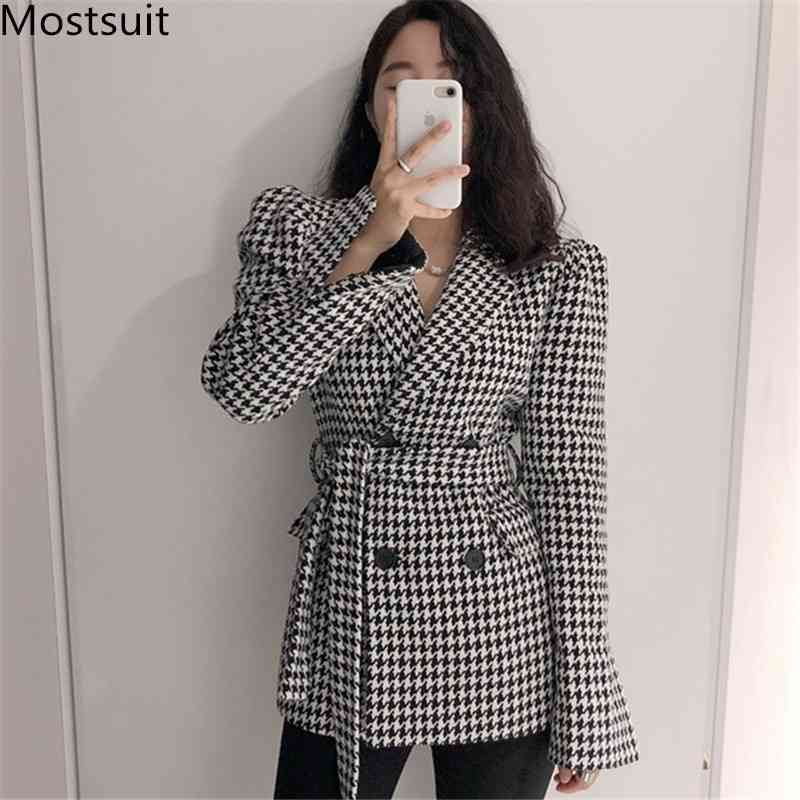 Houndstooth Korean Belt Woolen Coats Jackets Women Puff Sleeve Notched Collar Double-breasted Elegant Vintage Female Outwear Top 210518
Houndstooth Korean Belt Woolen Coats Jackets Women Puff Sleeve Notched Collar Double-breasted Elegant Vintage Female Outwear Top 210518