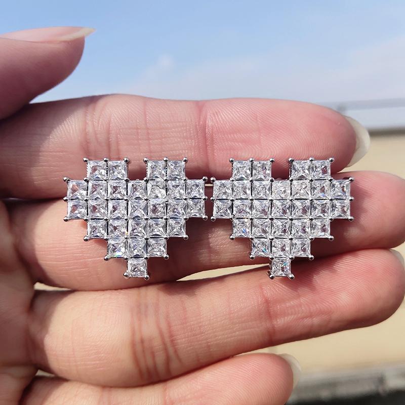 Stud Uilz Female Luxury White Crystal Heart Earrings Full Square Zircon Stone Sliver Color Big For Women 2022, Golden;silver
Stud Uilz Female Luxury White Crystal Heart Earrings Full Square Zircon Stone Sliver Color Big For Women 2022, Golden;silver