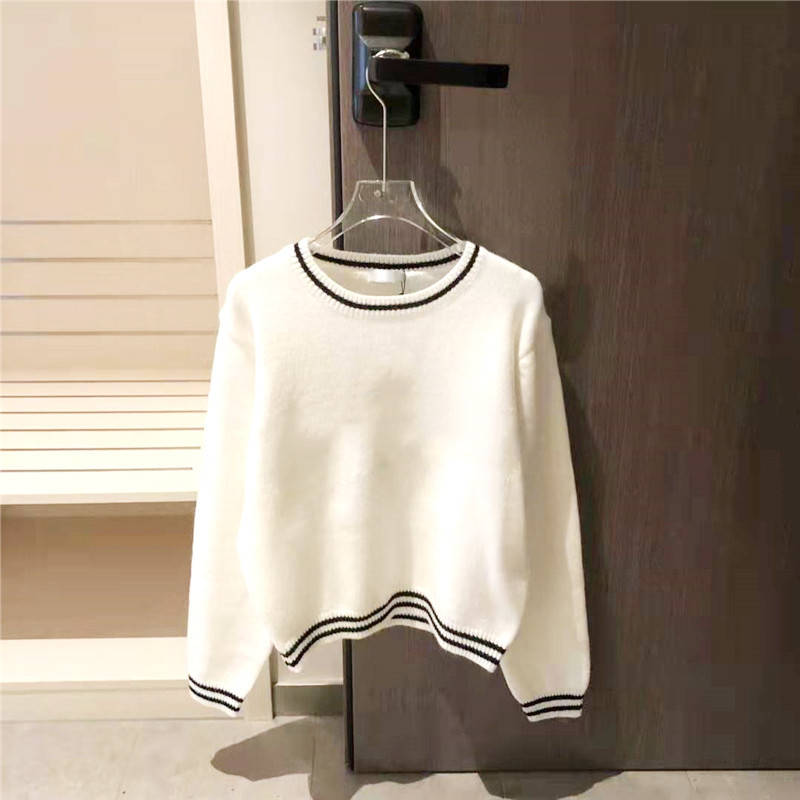 Fashion Designer Sweatshirt Autumn Winter Women's Sweater with Flower Embroidery White Warm Sweaters 70913B, As picture
Fashion Designer Sweatshirt Autumn Winter Women's Sweater with Flower Embroidery White Warm Sweaters 70913B, As picture