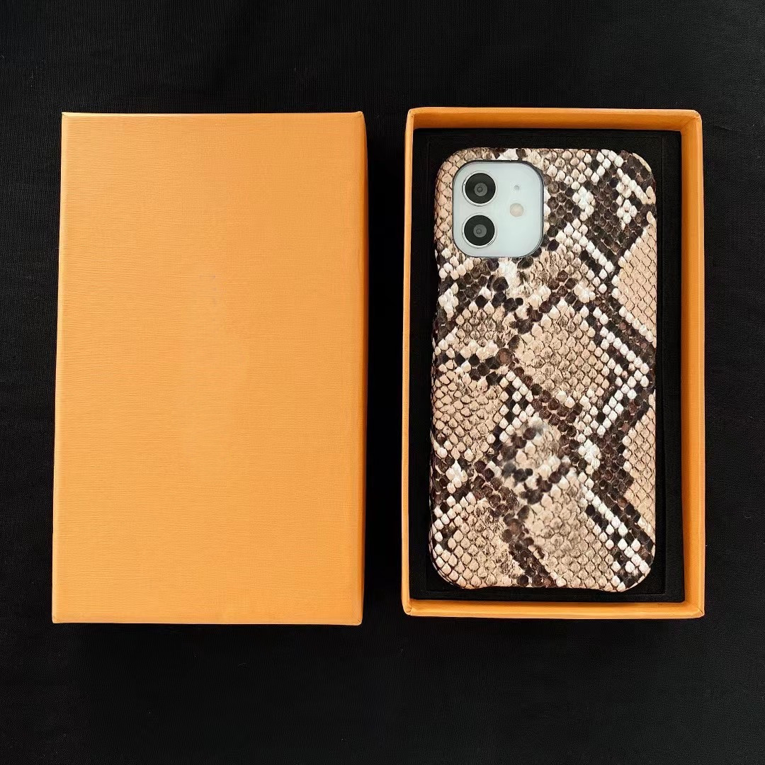 Fashion Designer Serpentine Metal Sign Phone Cases for iPhone 12 11 pro max XR Xsmax 8 plus Top Quality Luxury Cellphone Cover, 2+logo
Fashion Designer Serpentine Metal Sign Phone Cases for iPhone 12 11 pro max XR Xsmax 8 plus Top Quality Luxury Cellphone Cover, 2+logo