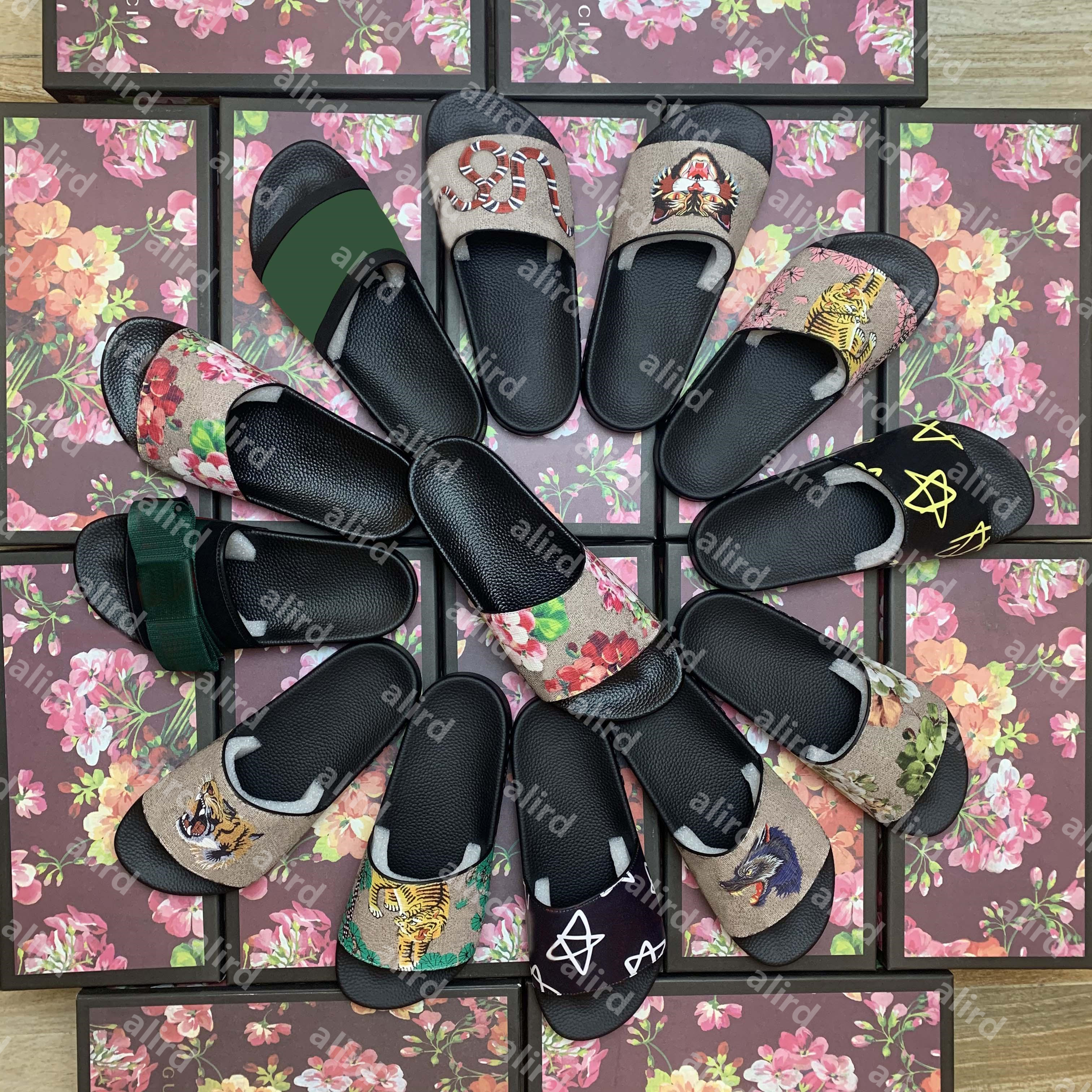 2021 classic Slides Luxury designers Slippers Summer Beach Indoor Flat Sandals men House Flip Flops womens slipper Spike sandal with Box large size 35-45
2021 classic Slides Luxury designers Slippers Summer Beach Indoor Flat Sandals men House Flip Flops womens slipper Spike sandal with Box large size 35-45
