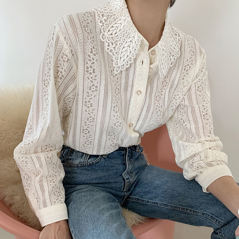 Korean Chic Vintage Lace Blouse Women Elegant Shirts Turn Down Collar Hollow Out Tops Long Sleeve Button Up Casual Clothes 12722 210506
